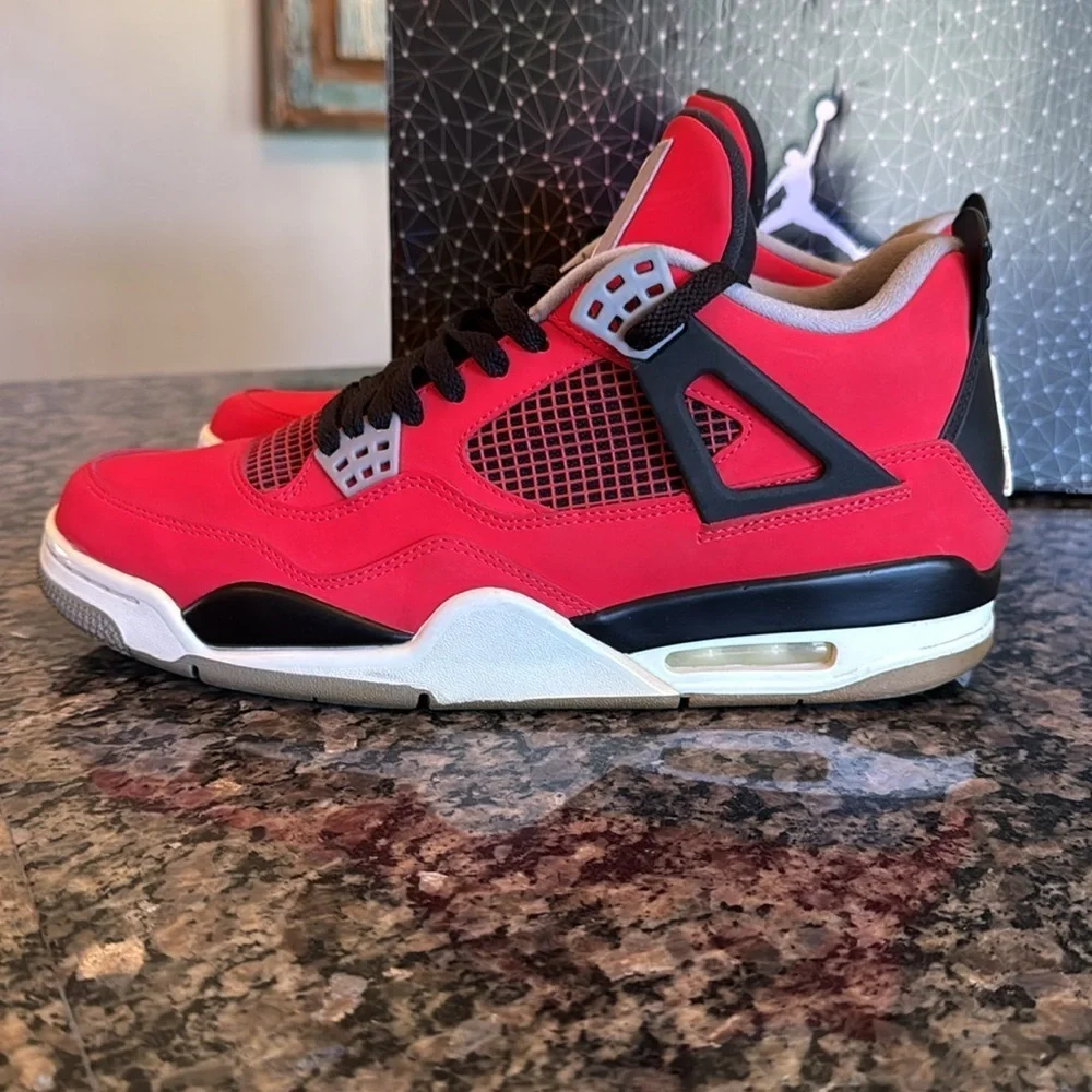 Jordan flight 4 retro  toro bravo 308497 Red Sneakers EUC 10.5